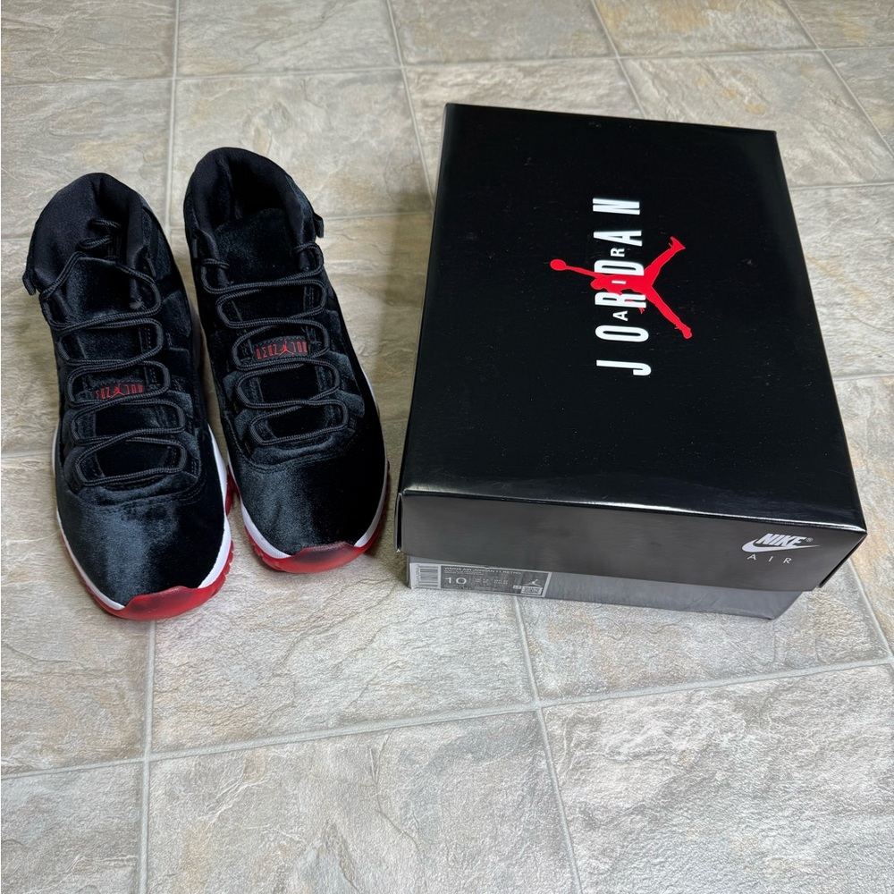 Air Jordan 11 Reto Bred Velvet Women’s Shoe Size 10 Black DB5457-061 NWT